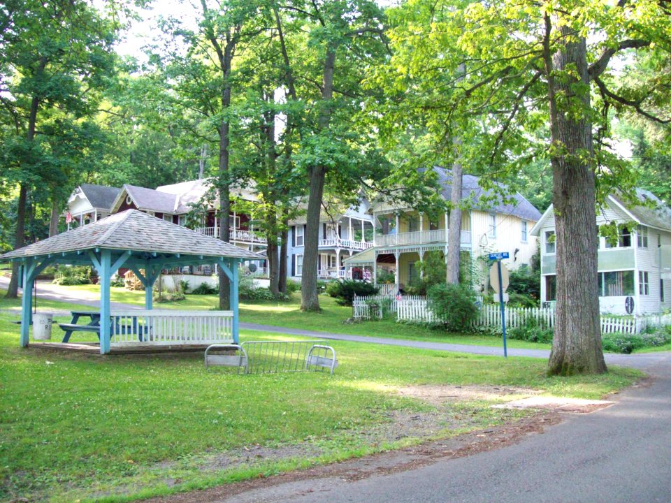 Silver Lake Institute Historic District Jul 11