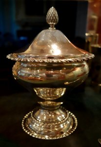 Silver sugar bowl (c. 1785) by Joseph Anthony - The Lyceum - Alexandria, Virginia - DSC03435