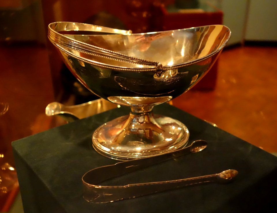 Silver sugar basket (c. 1796) and tongs (1795-1812), by Adam Lynn - The Lyceum - Alexandria, Virginia - DSC03433