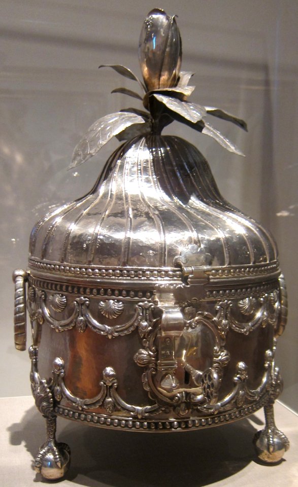 Silver spice box from Peru, c. 1775-1800, De Young Museum