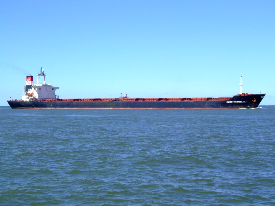 Silver Constellation - IMO 8417883 - Callsign 3FUD3 29aug07 approaching Port of Rotterdam, Holland 29-Aug-2007 photo-4
