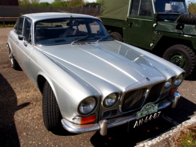 Silver 1972 Jaguar Sovereign 4,2 pic2