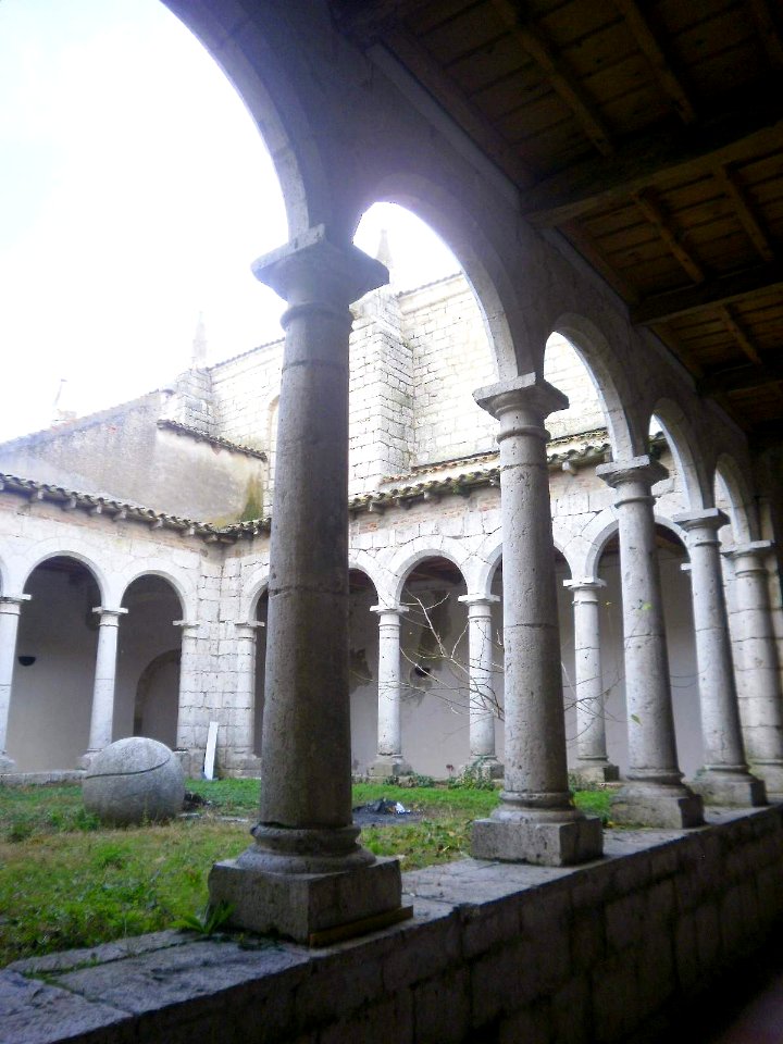 Simancas - Iglesia de El Salvador, claustro 06