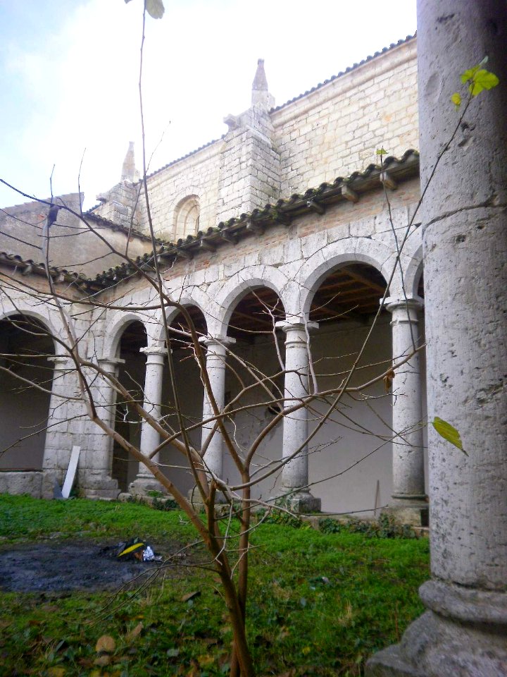 Simancas - Iglesia de El Salvador, claustro 09