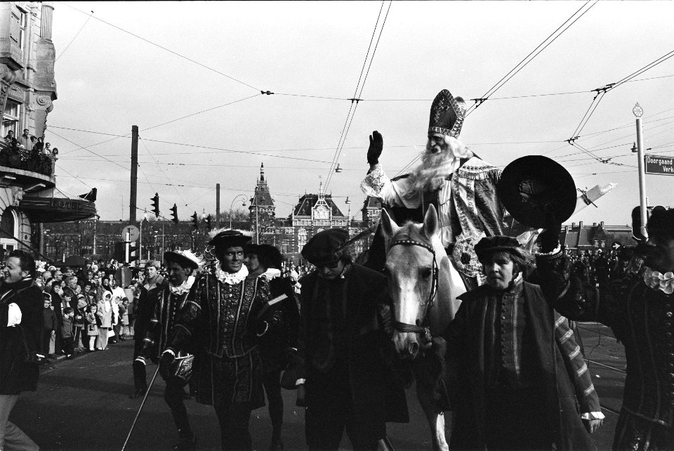 Sint Nicolaas arriveert in Amsterdam, Bestanddeelnr 924-0115