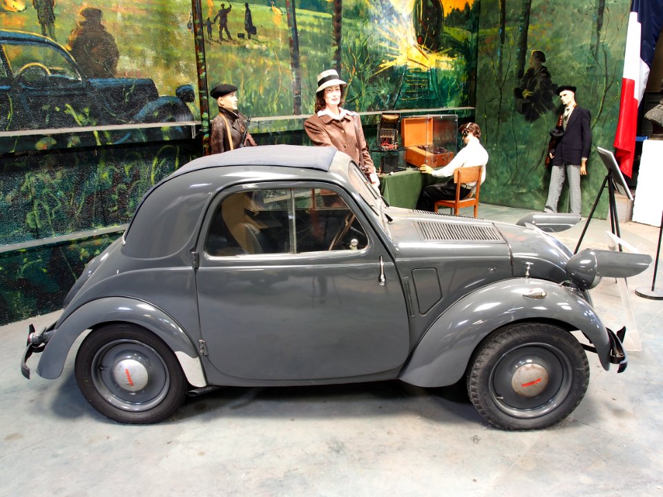 Simca 5 in the Musée des Blindés, France, pic-2