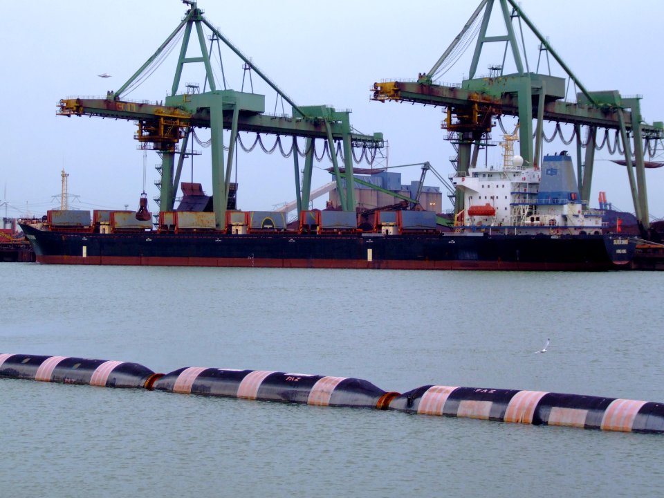 Silver Shing, Mississippi harbour, Port of Rotterdam, Holland 04-Mar-2007