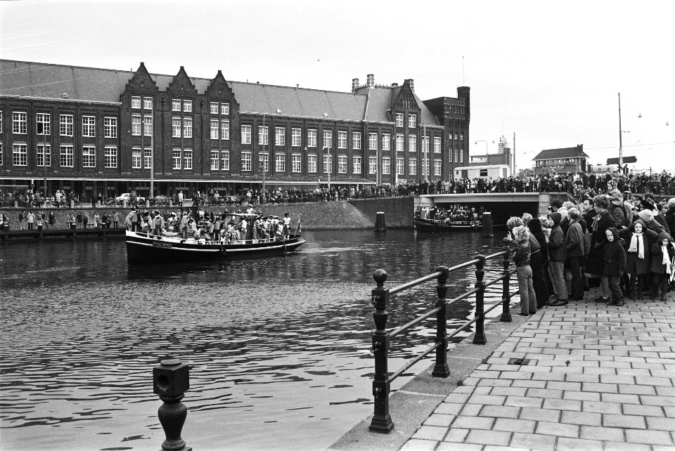 Sint Nicolaas arriveert in Amsterdam, Bestanddeelnr 924-0111