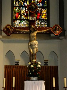 Sint Martinuskerk Katwijk (Cuijk) kruisbeeld op hoofdaltaar