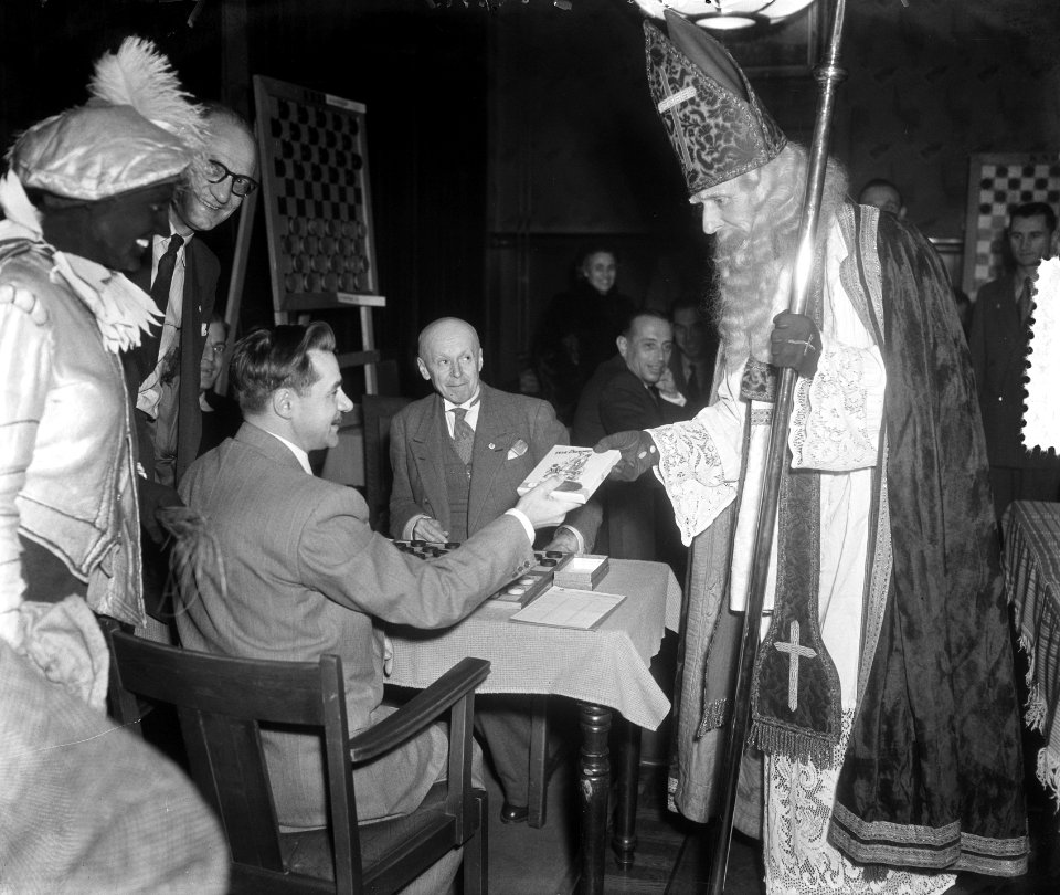 Sint Nicolaas bezoekt damkampioenen, Bestanddeelnr 905-4212