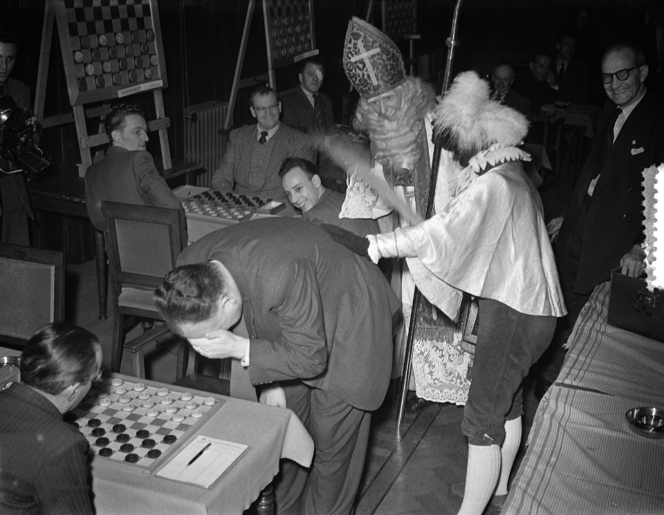 Sint Nicolaas bezoekt damkampioenen, Bestanddeelnr 905-4217