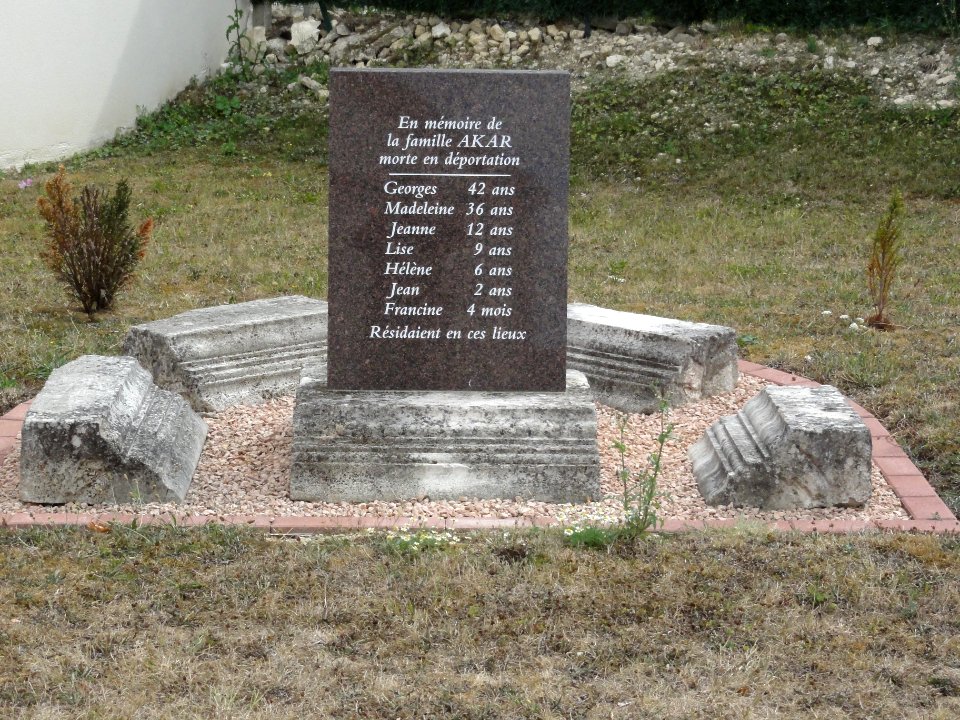 Silmont (Meuse) mémorial famille Akar morte en déportation