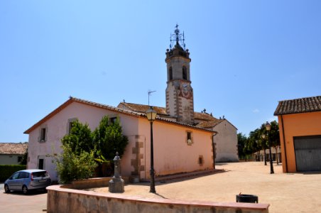 Sils, Santa Maria de Sils mit Vorplatz
