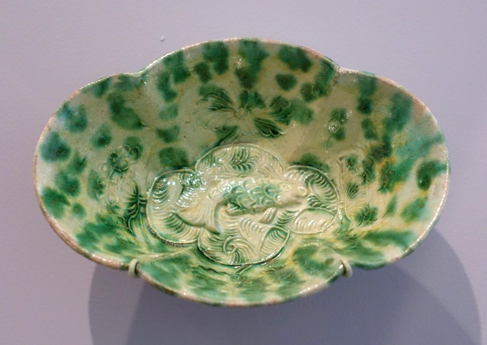 Silver-form Quatrefoil Cup or Dish, China, Tang to Five Dynasties period, 9th-10th century AD, earthenware, lead-fluxed clear glaze, copper green - Arthur M. Sackler Museum, Harvard University - DSC00902