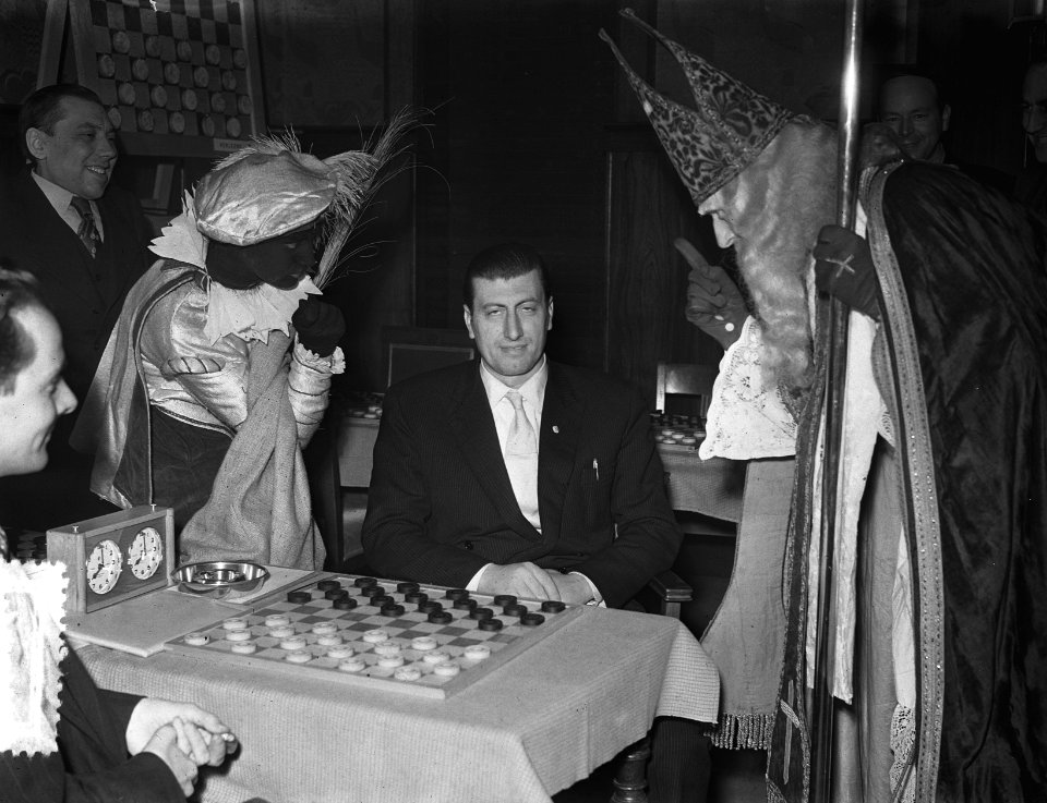 Sint Nicolaas bezoekt damkampioenen, Bestanddeelnr 905-4227