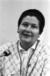 Simone Veil tijdens de persconferentie, Bestanddeelnr 931-0534