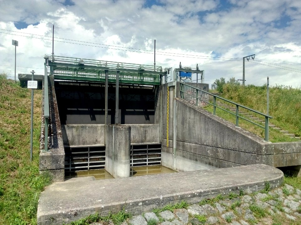 Silzenwiesen, Auslassbauwerk