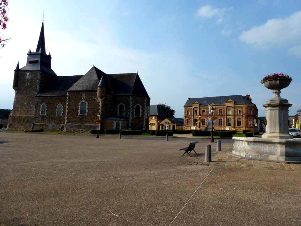 Signy-le-Petit (Ardennes) Place de l'église