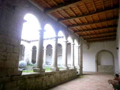 Simancas - Iglesia de El Salvador, claustro 01