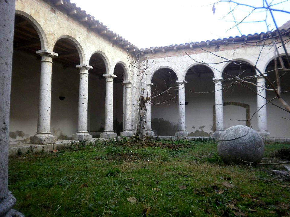 Simancas - Iglesia de El Salvador, claustro 08