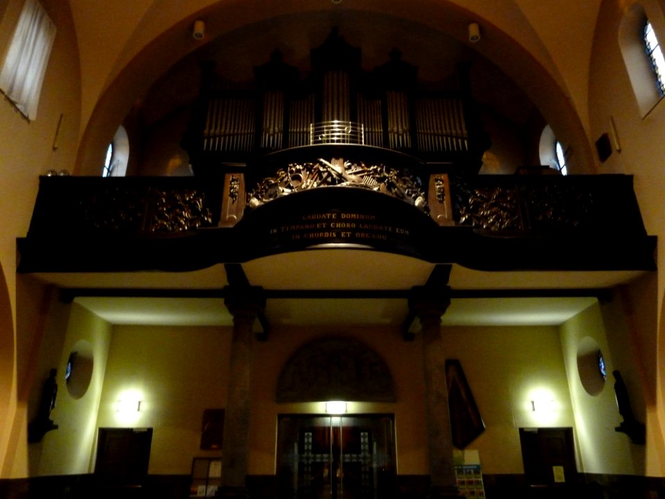 Simpelveld-Kerk-orgel op zuilen