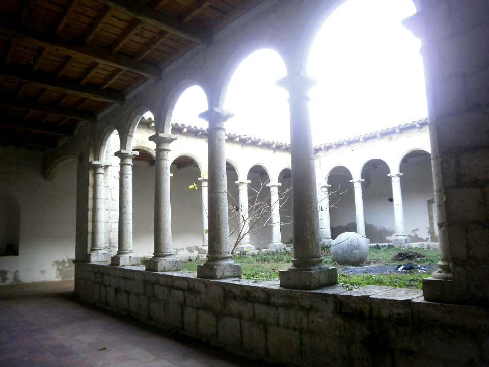 Simancas - Iglesia de El Salvador, claustro 10