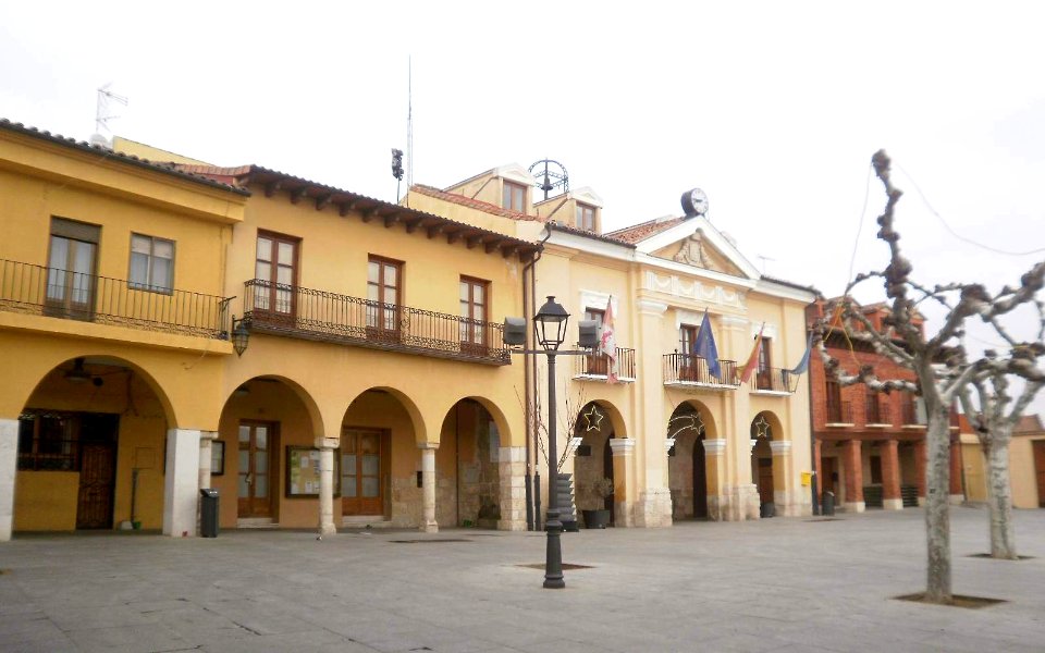 Simancas - Plaza Mayor y Ayuntamiento
