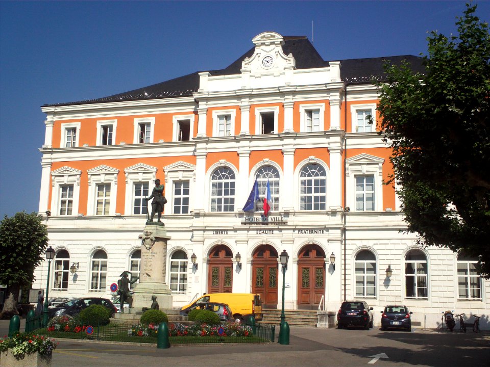 St Julien en Genevois Hotel de Ville