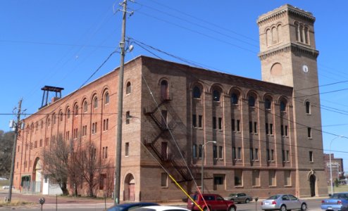 Simmons Hardware Warehouse (Sioux City) from SE 1