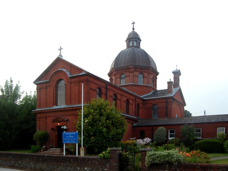 St Laurence's Church, Station Road, Petersfield (NHLE Code 1339241) (July 2019) (1)