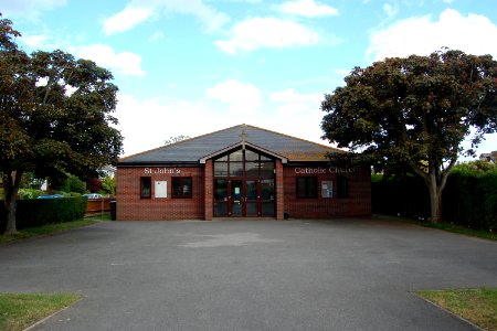 St John the Evangelist's RC Church, South Place, Lee-on-the-Solent (May 2019) (3)