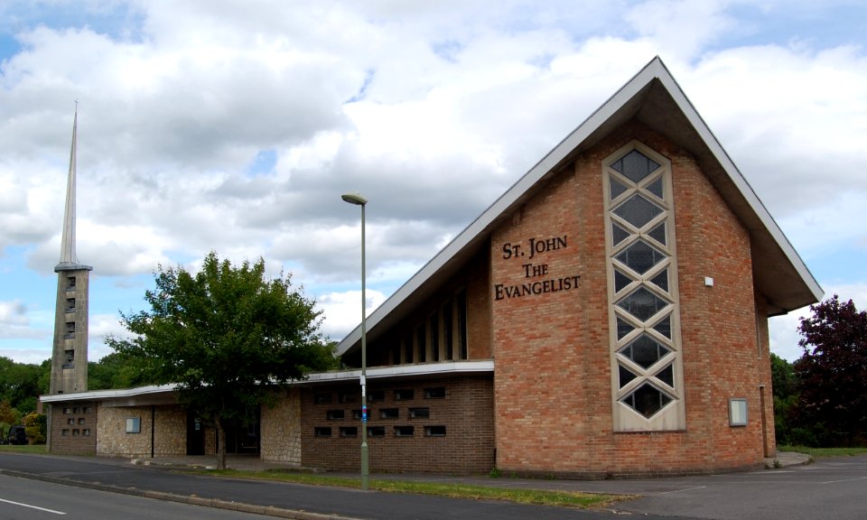 St John the Evangelist's Church, Redlands Road, Fareham (May 2019) (1)