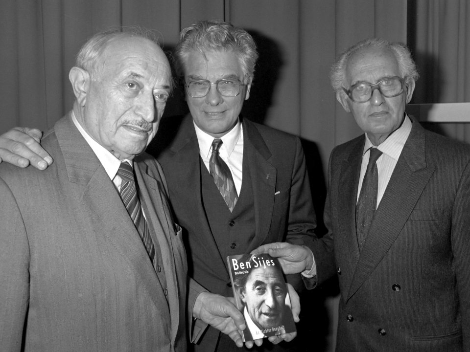 Simon Wiesenthal, Richter Roegholt en Lou de Jong (1988)