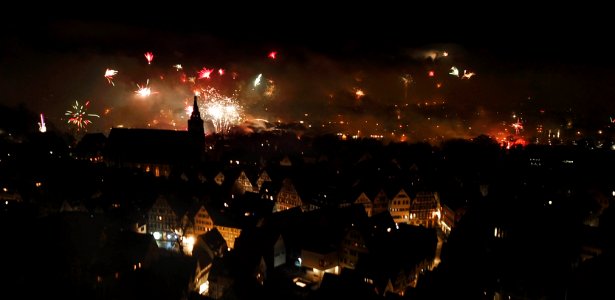Silvester-2018-2019-Stiftskirche-Tuebingen-Feuerwerk
