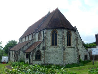 St Luke's Church, Church Road, South Park, Reigate (June 2013) (3)
