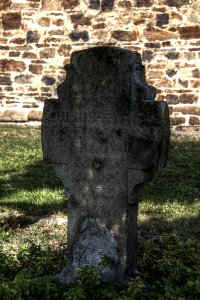 St. Walburga Gelsdorf, Südseite, Alter Friedhof, Grabstein (HDR)