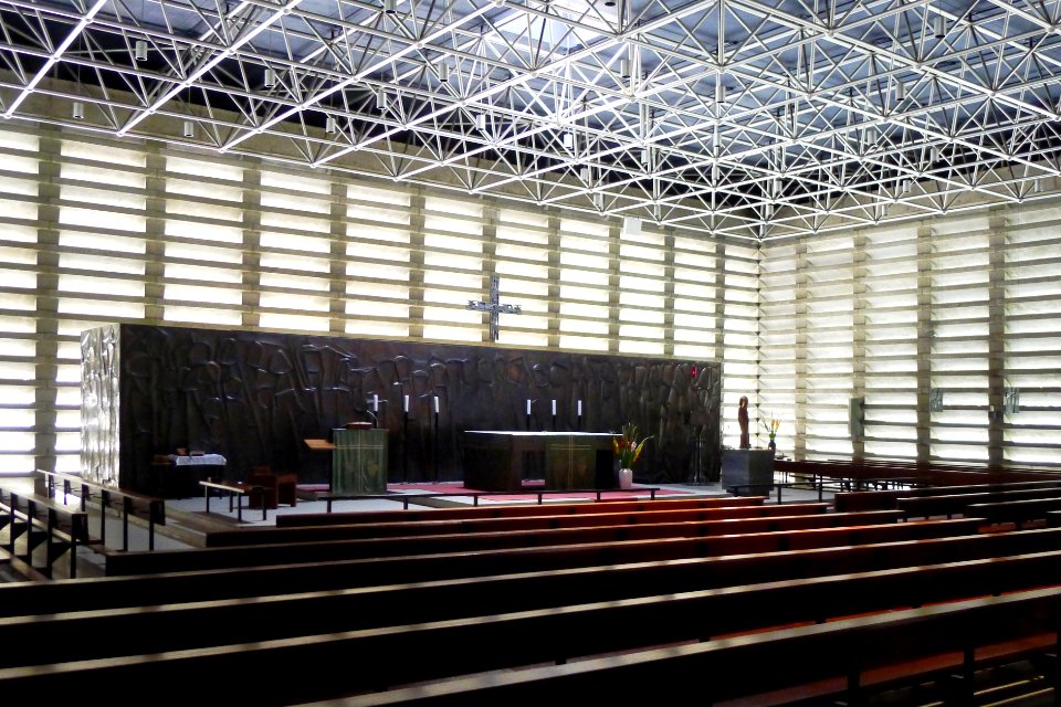 St. Wilhelm-Kirche (Berlin) Altarwand