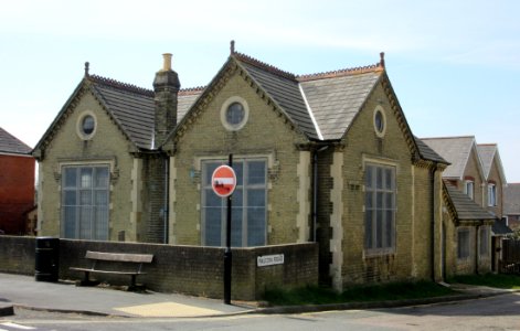 St James's Hall (former Mission Room), Falcon Road, East Cowes (May 2016) (1)