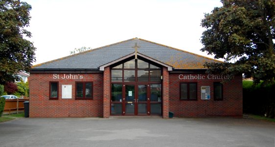 St John the Evangelist's RC Church, South Place, Lee-on-the-Solent (May 2019) (4)
