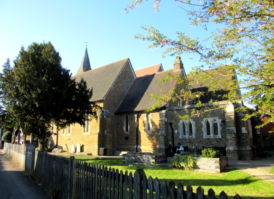 St John the Evangelist's Church, St John's Street, Farncombe (April 2015) (4)