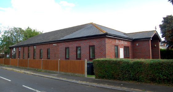 St John the Evangelist's RC Church, South Place, Lee-on-the-Solent (May 2019) (2)