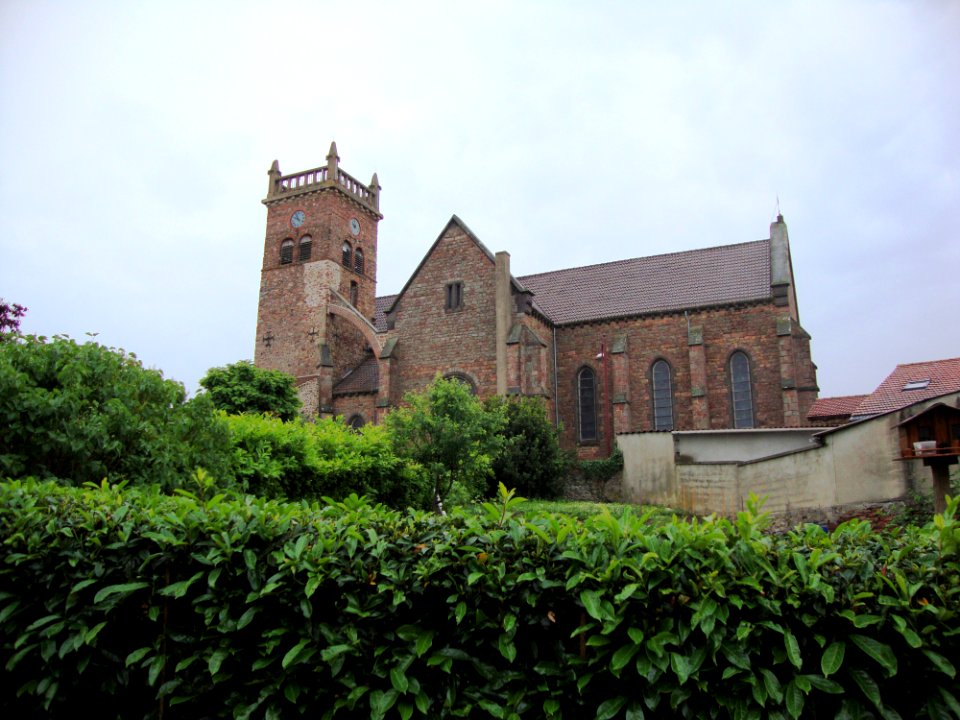 St.Cyr-de-Favières (Loire, Fr) église
