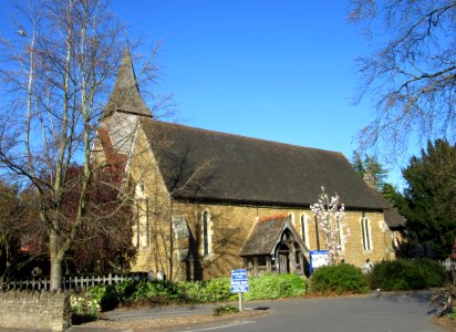 St John the Evangelist's Church, St John's Street, Farncombe (April 2015) (1)