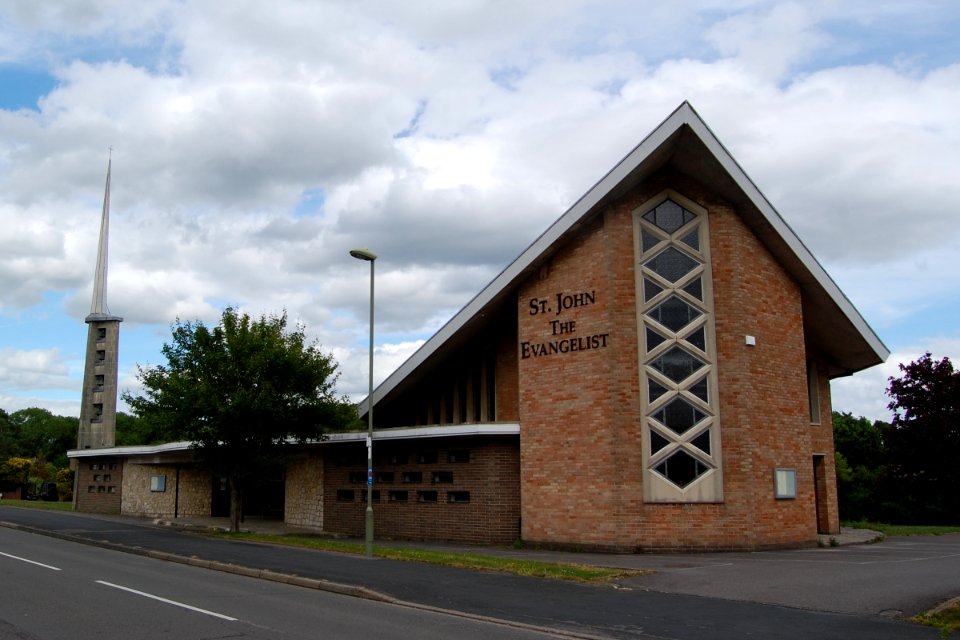 St John the Evangelist's Church, Redlands Road, Fareham (May 2019) (9)