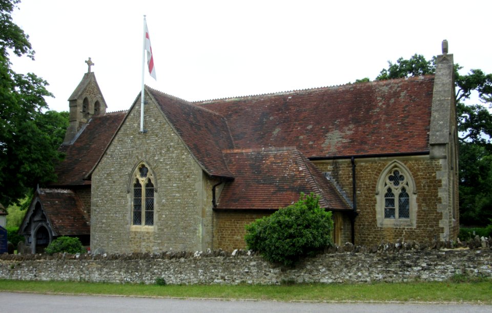 St John the Evangelist's Church, Old Kiln Lane, Churt (June 2015) (4)