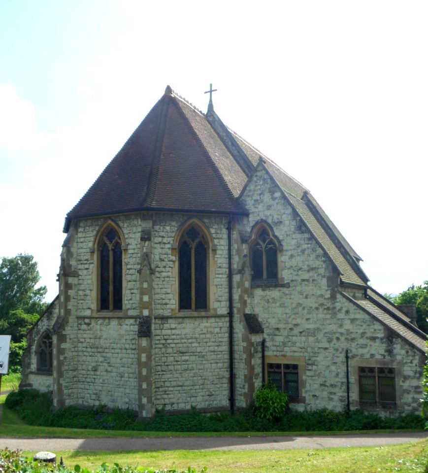 St Luke's Church, Church Road, South Park, Reigate (June 2013) (2)