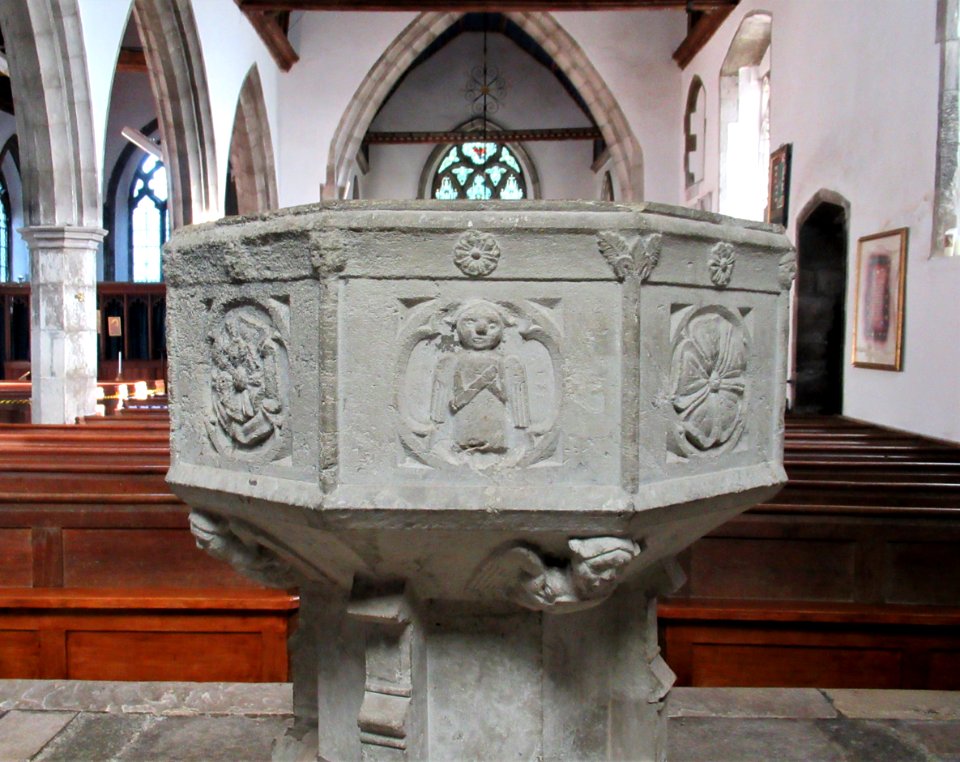 St James, Egerton, font 01