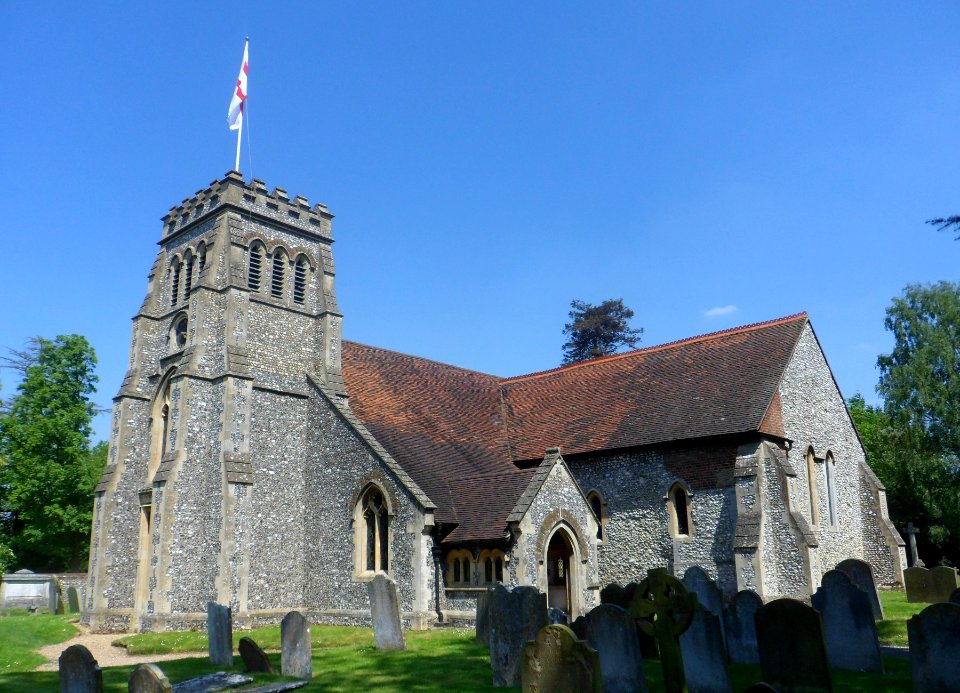 St Lawrence's Church, Church Street, Effingham (May 2014) (3)