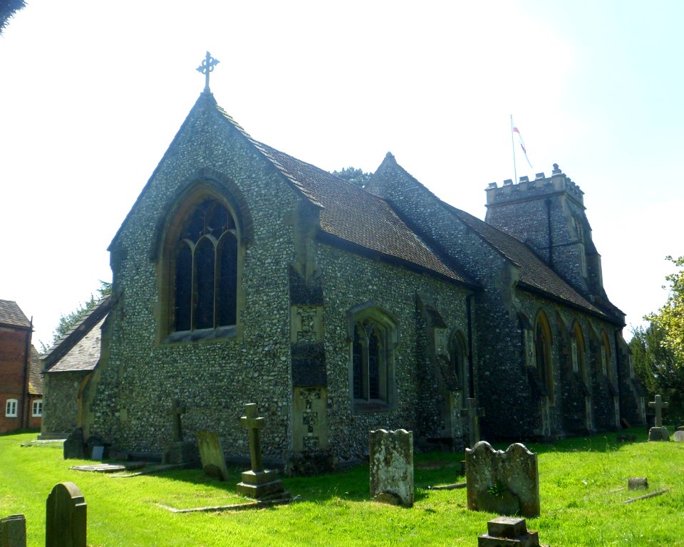 St Lawrence's Church, Church Street, Effingham (May 2014) (7)