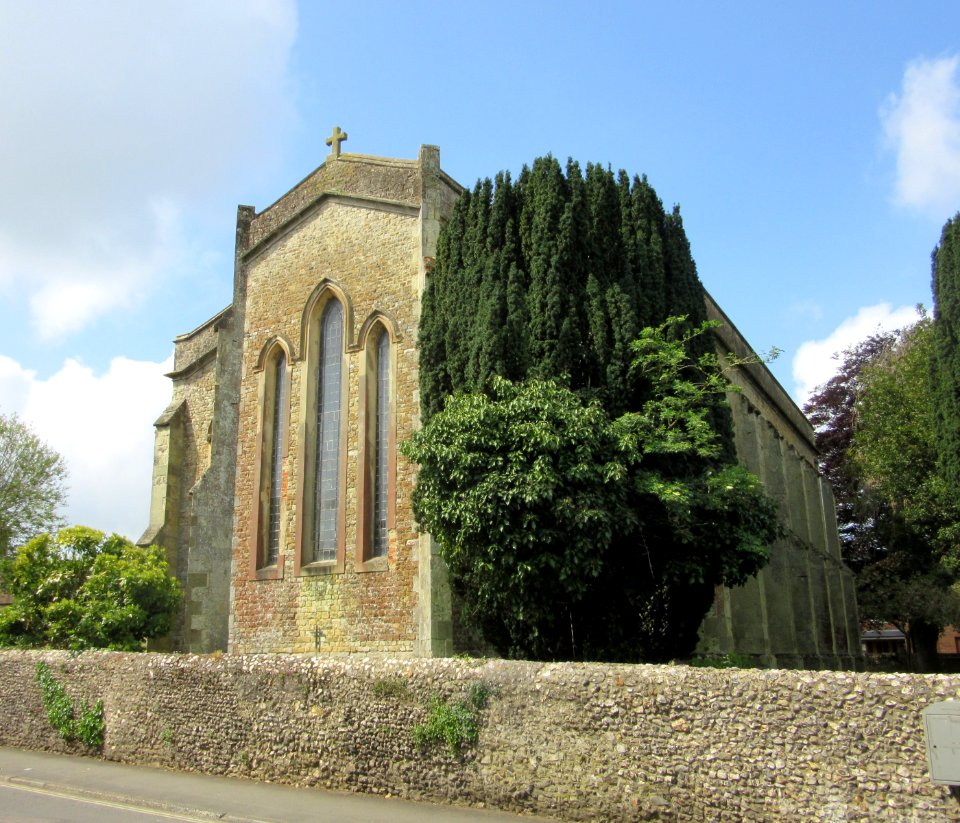 St John the Baptist's Church, Drake Road, Newport, Isle of Wight (May 2016) (1)